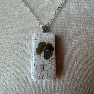 Hand-Crafted Real 4 Four Leaf Clover Mini Domino Pendant Silver Plated Chain #04